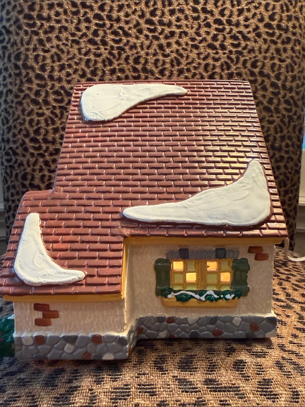 (Retired) Dept 56 Original Snow Village.Carmel Cottage. With Cord, Light and Box - Picture 7 of 12